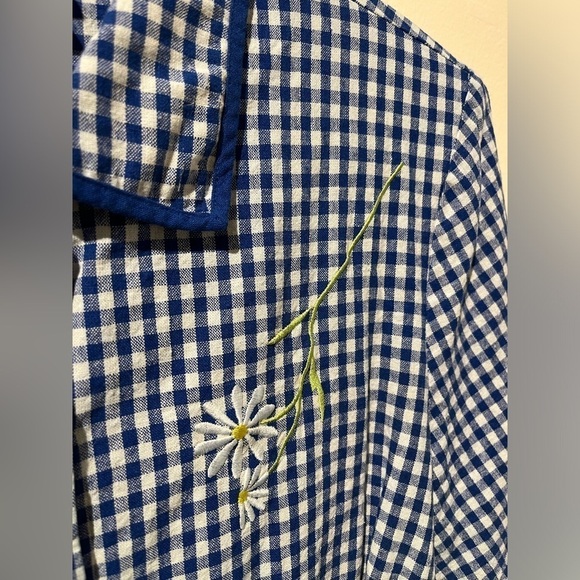 Studio C blue gingham and daisy top- Size 18W - Picture 6 of 6